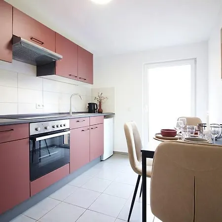 Blossfeld-apartments Xl-ferienwohnung Zentrum, 2 Schlafzimmer, W-lan, Waschtrockner, Inkl Kostenlosem Parkplatz Apartment *